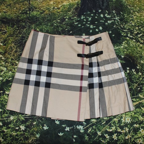 Burberry Dresses & Skirts - Burberry plaid pleated skirt